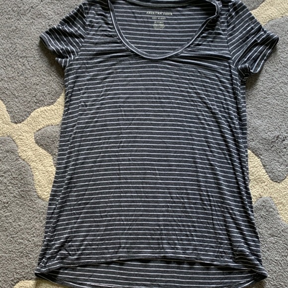 American Eagle Tshirt - Picture 4 of 6